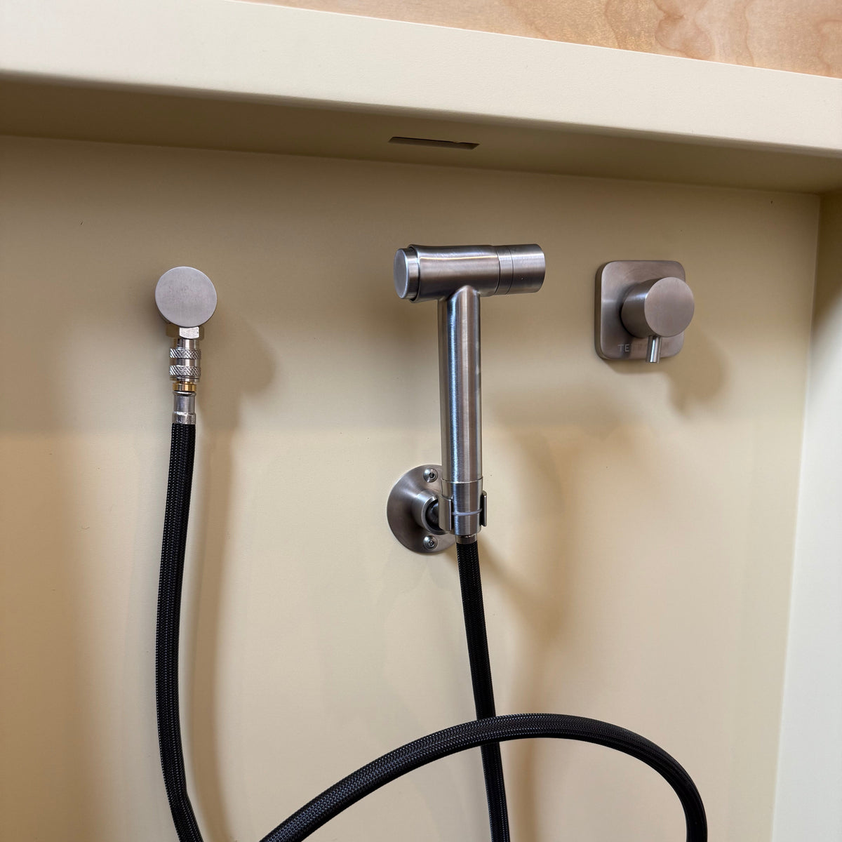 Tetravan Folding Shower 2.1 with Magnetic Zipped Curtain